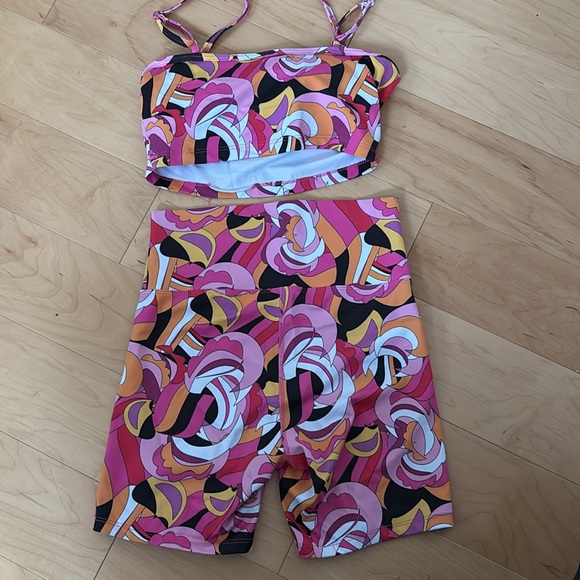 Beach Riot Patterned Active Set - Picture 4 of 5